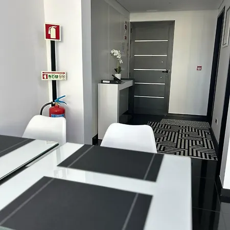 The Rock Pensión Ponta Delgada