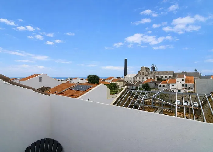 The Rock Pensjonat Ponta Delgada